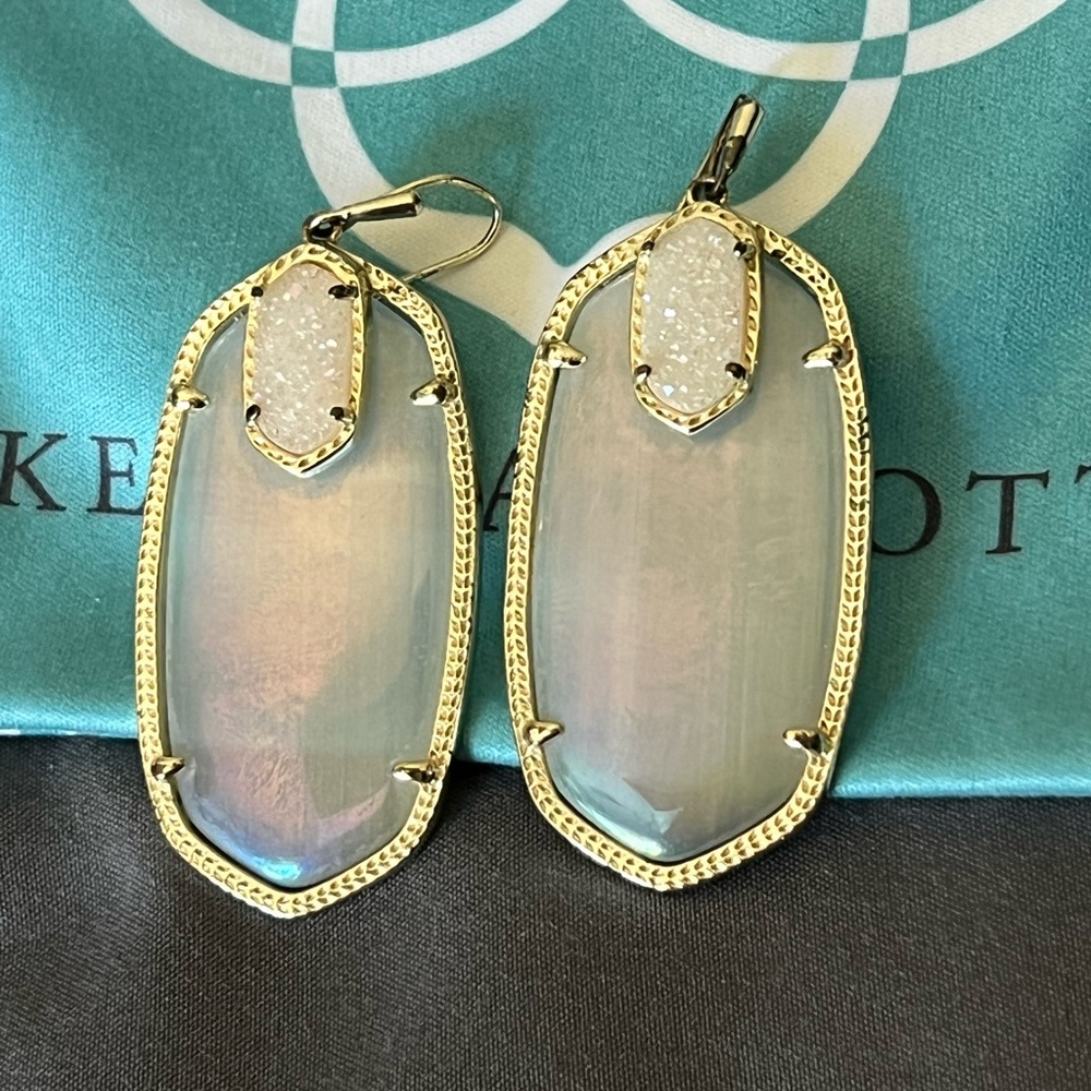 Rare Kendra Scott Danielle earrings